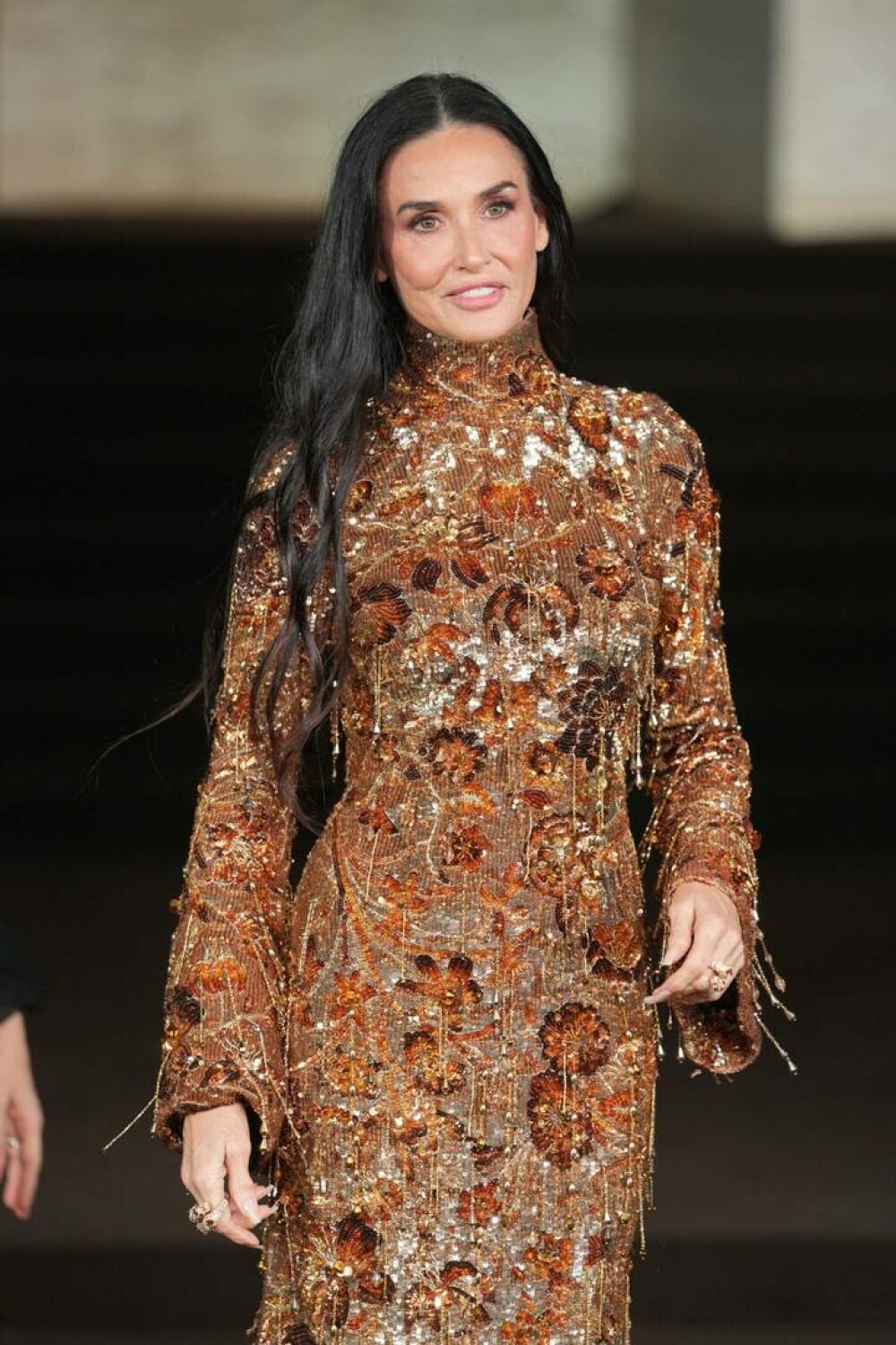 Demi Moore, apariție de senzație la Milano Fashion Week. Ținuta spectaculoasă care a cucerit publicul. GALERIE FOTO - Imaginea 7