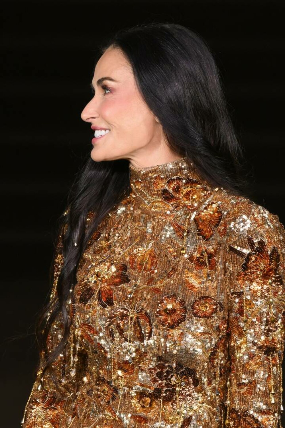 Demi Moore, apariție de senzație la Milano Fashion Week. Ținuta spectaculoasă care a cucerit publicul. GALERIE FOTO - Imaginea 9