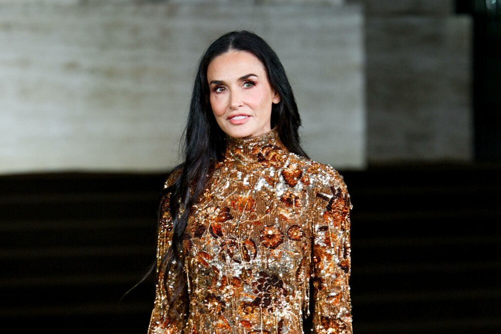 Demi Moore, apariție de senzație la Milano Fashion Week. Ținuta spectaculoasă care a cucerit publicul. GALERIE FOTO - Imaginea 10