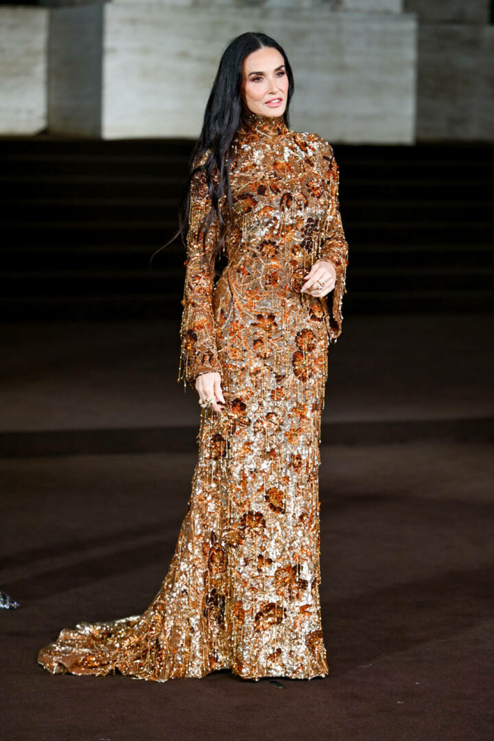 Demi Moore, apariție de senzație la Milano Fashion Week. Ținuta spectaculoasă care a cucerit publicul. GALERIE FOTO - Imaginea 13