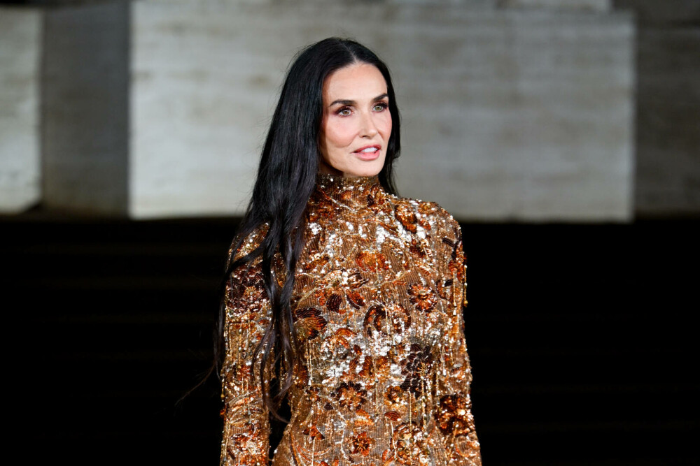 Demi Moore, apariție de senzație la Milano Fashion Week. Ținuta spectaculoasă care a cucerit publicul. GALERIE FOTO - Imaginea 23