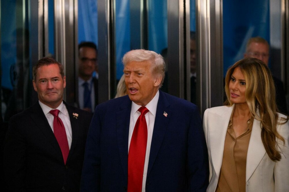 Donald și Melania Trump, surprinși în timpul unei conversații tensionate. Ce a dezvăluit un expert în citirea buzelor. VIDEO - Imaginea 11