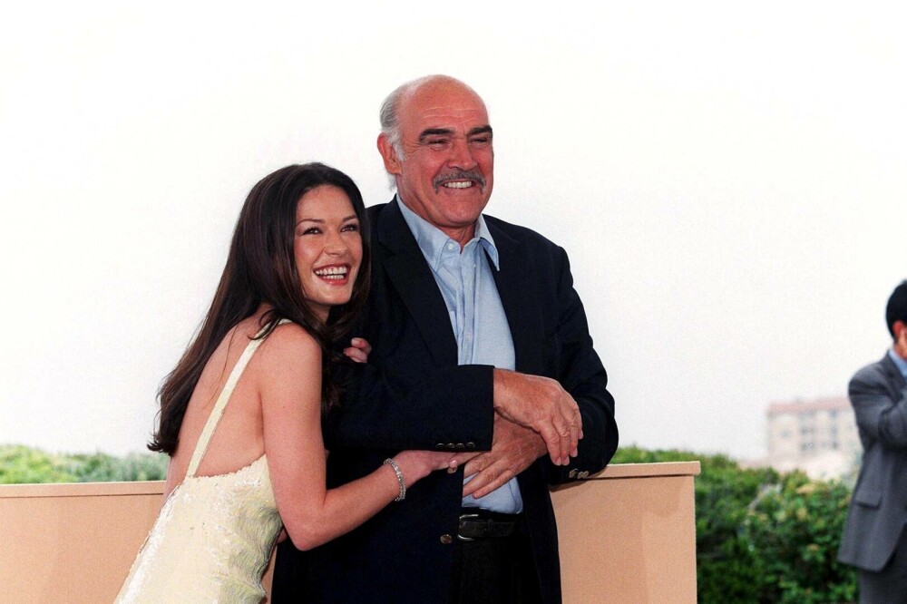 Catherine Zeta-Jones împlineşte 56 de ani. Cum arăta frumoasa actriță la începutul carierei. GALERIE FOTO - Imaginea 30