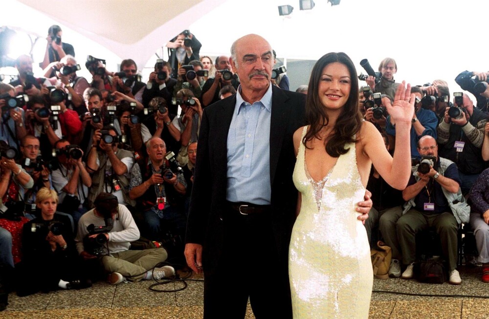 Catherine Zeta-Jones împlineşte 56 de ani. Cum arăta frumoasa actriță la începutul carierei. GALERIE FOTO - Imaginea 31