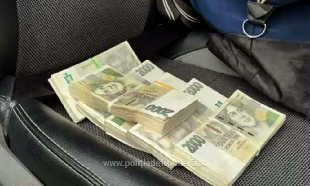 Descoperire de aproape 100.000 de euro într-un microbuz înmatriculat în Ucraina, în Satu Mare. Șoferul a fost amendat. FOTO - Imaginea 3