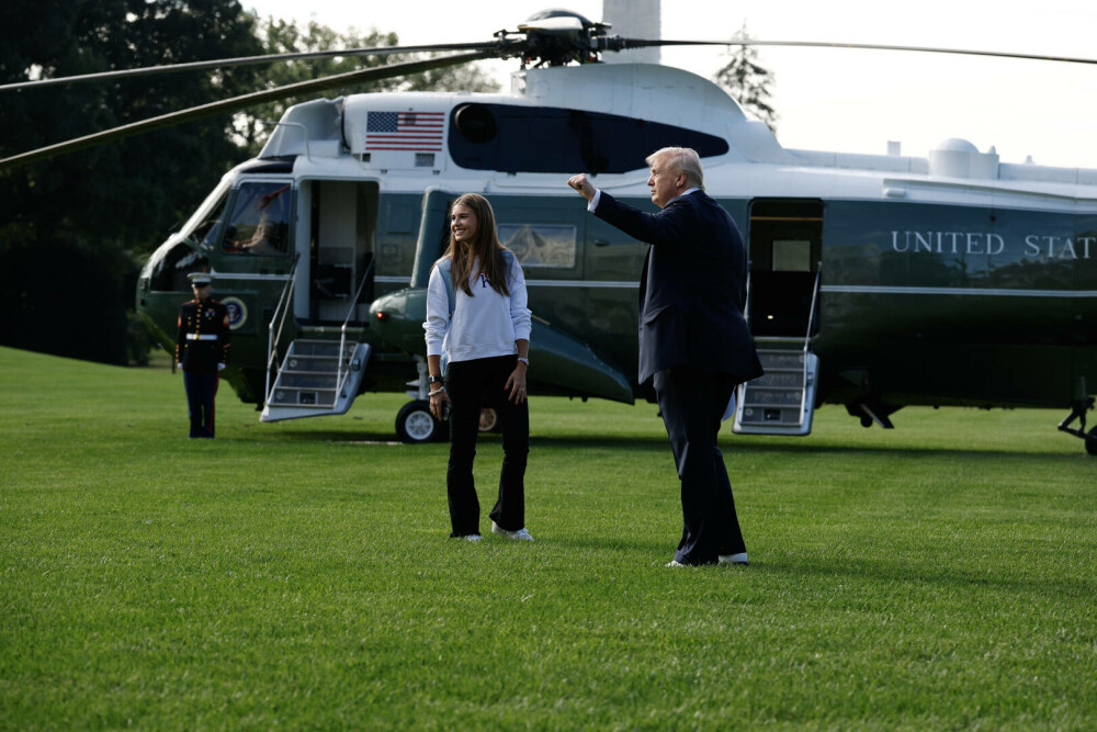 Donald Trump, alături de nepoata sa Kai, la Ryder Cup 2025. Tânăra de 18 ani și-a lansat propria linie de haine. FOTO - Imaginea 2