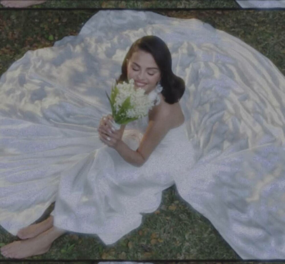 Selena Gomez și Benny Blanco, imagini noi de la nuntă. Câte rochii a avut artista. GALERIE FOTO - Imaginea 12