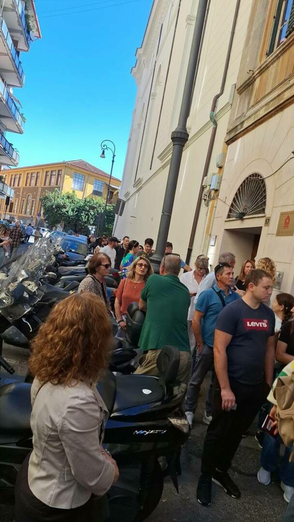 Prezență masivă la vot a diasporei din Moldova. S-au format cozi în capitalele europene | FOTO - Imaginea 3