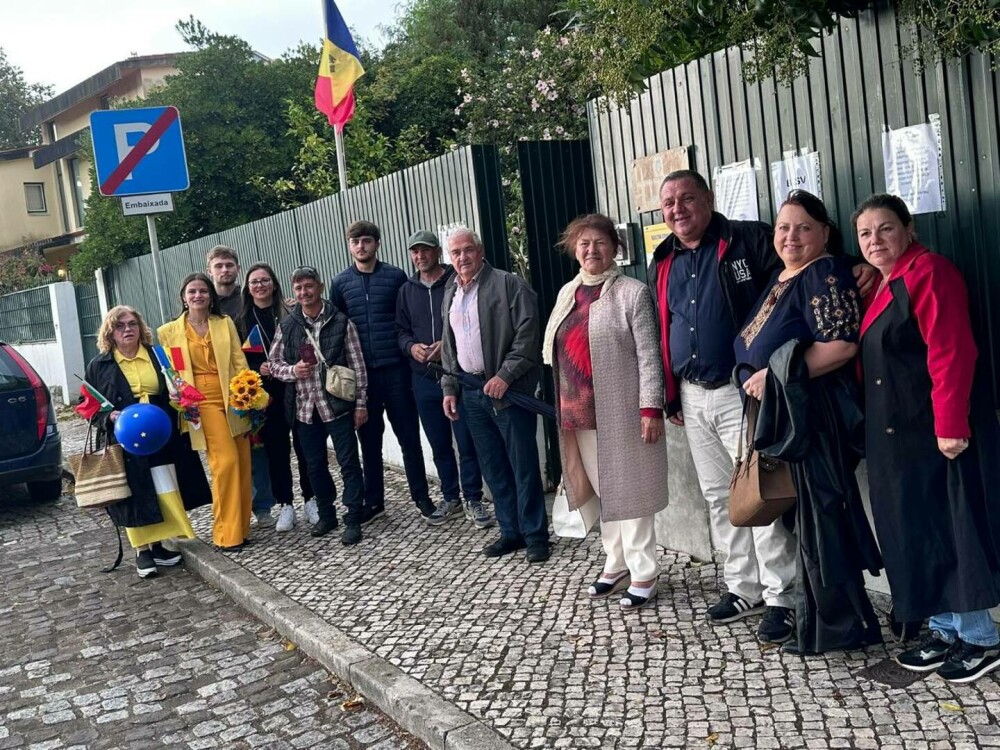 Prezență masivă la vot a diasporei din Moldova. S-au format cozi în capitalele europene | FOTO - Imaginea 4