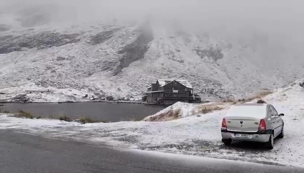 Peisaj de iarnă la Bâlea Lac. Prima zăpadă din acest sezon a acoperit Transfăgărășanul | VIDEO & FOTO - Imaginea 2