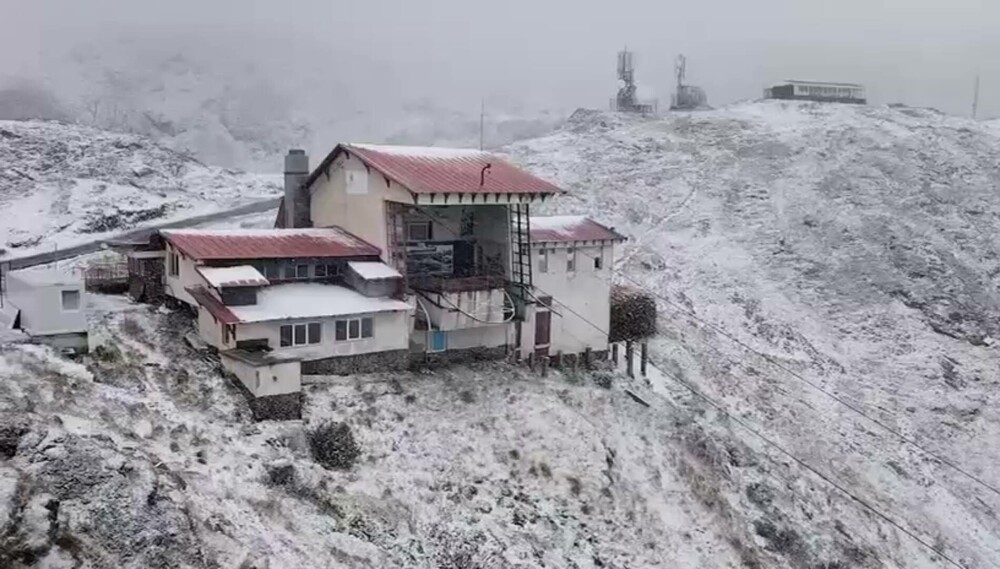 Peisaj de iarnă la Bâlea Lac. Prima zăpadă din acest sezon a acoperit Transfăgărășanul | VIDEO & FOTO - Imaginea 4