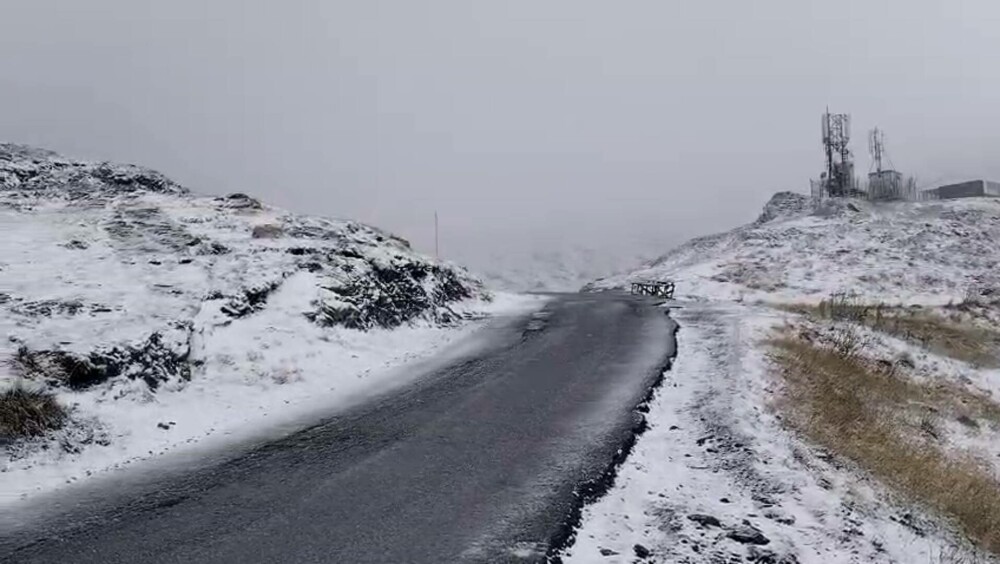 Peisaj de iarnă la Bâlea Lac. Prima zăpadă din acest sezon a acoperit Transfăgărășanul | VIDEO & FOTO - Imaginea 7
