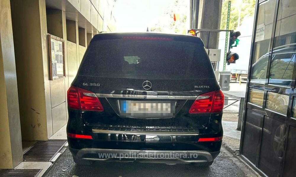 O mașină de 20.000 de euro a fost confiscată de polițiști în Mehedinți. Ce nereguli au descoperit în urma unui control. FOTO - Imaginea 3