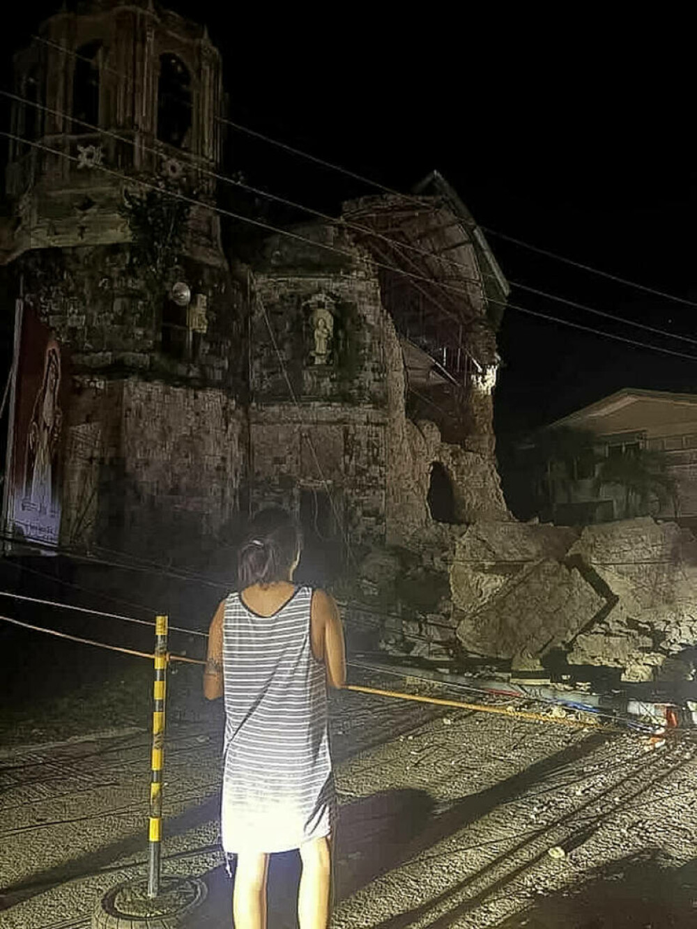 Un cutremur de 6,9 a lovit Filipine. Sunt înregistrați mai mulți morți. „Ar putea exista persoane prinse sub clădiri” - Imaginea 4