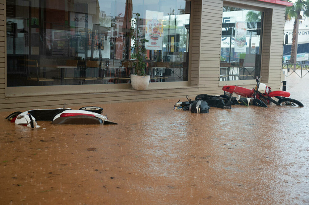 Inundații severe în Ibiza. Militarii au intervenit pentru a evacua zeci de oameni. Drumurile au fost închise | GALERIE FOTO - Imaginea 11