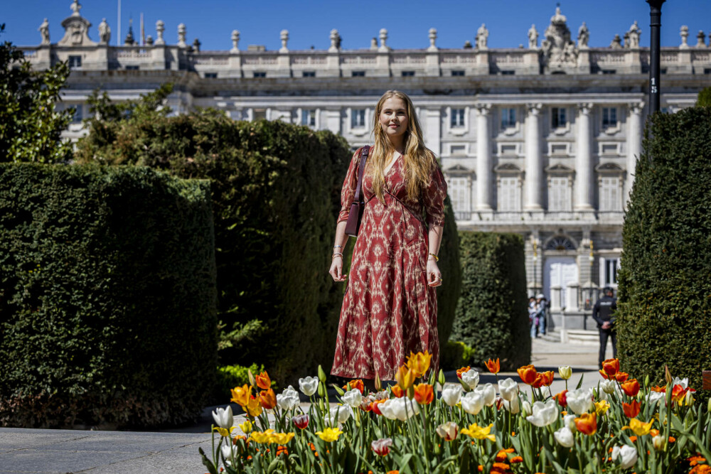 Prințesa care schimbă rochia cu uniforma militară. Amalia are 21 de ani și începe pregătirea ca rezervistă. GALERIE FOTO - Imaginea 13