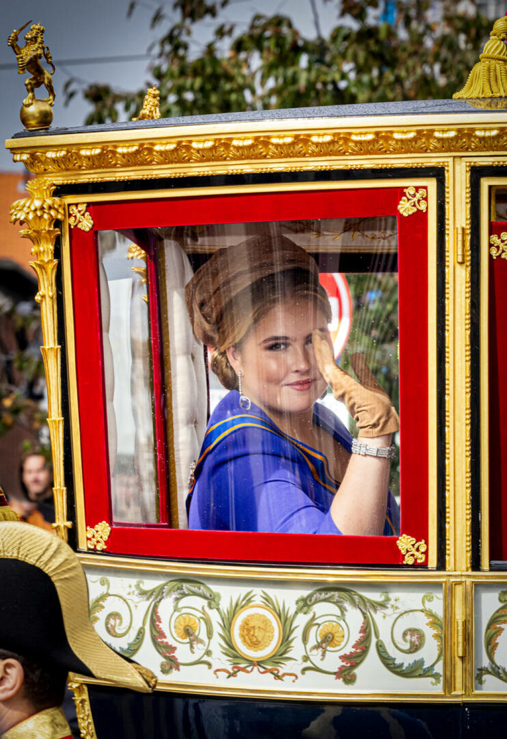 Prințesa care schimbă rochia cu uniforma militară. Amalia are 21 de ani și începe pregătirea ca rezervistă. GALERIE FOTO - Imaginea 20