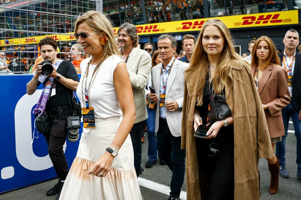 Prințesa care schimbă rochia cu uniforma militară. Amalia are 21 de ani și începe pregătirea ca rezervistă. GALERIE FOTO - Imaginea 38