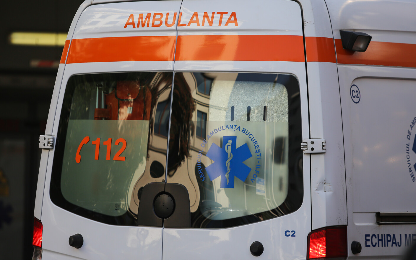 Man from Hărău Commune Dies from Electrocution While Mowing Lawn with Electric Scythe