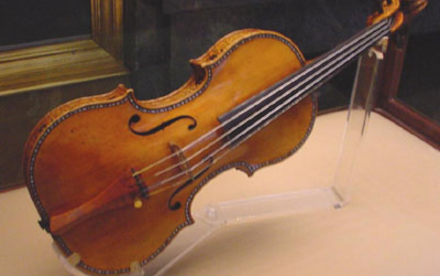 Vioara Stradivari - vinere.ro