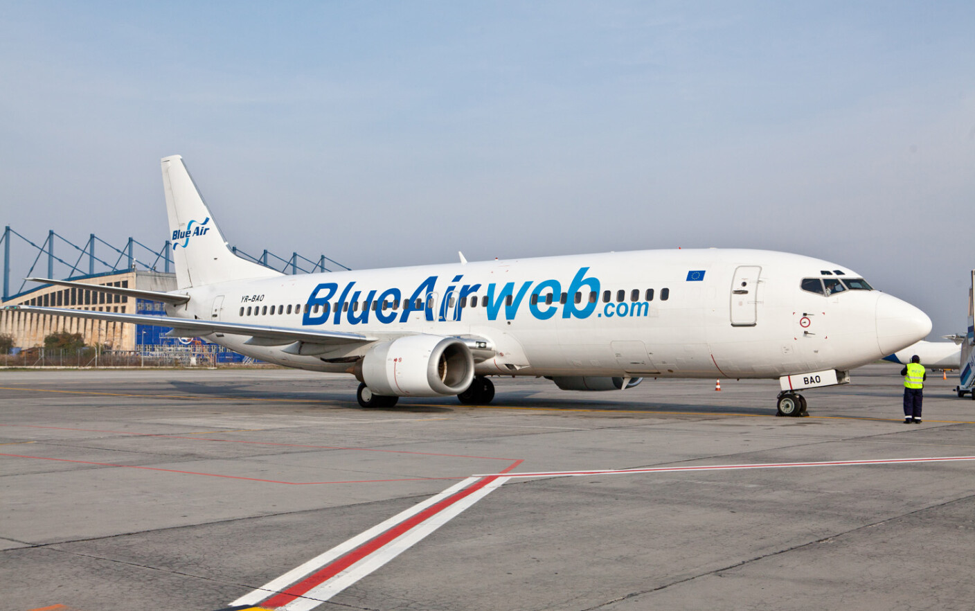 Avionul va deveni mai ieftin decat trenul pe ruta Iasi Bucuresti. Tarom si Blue Air, „razboi