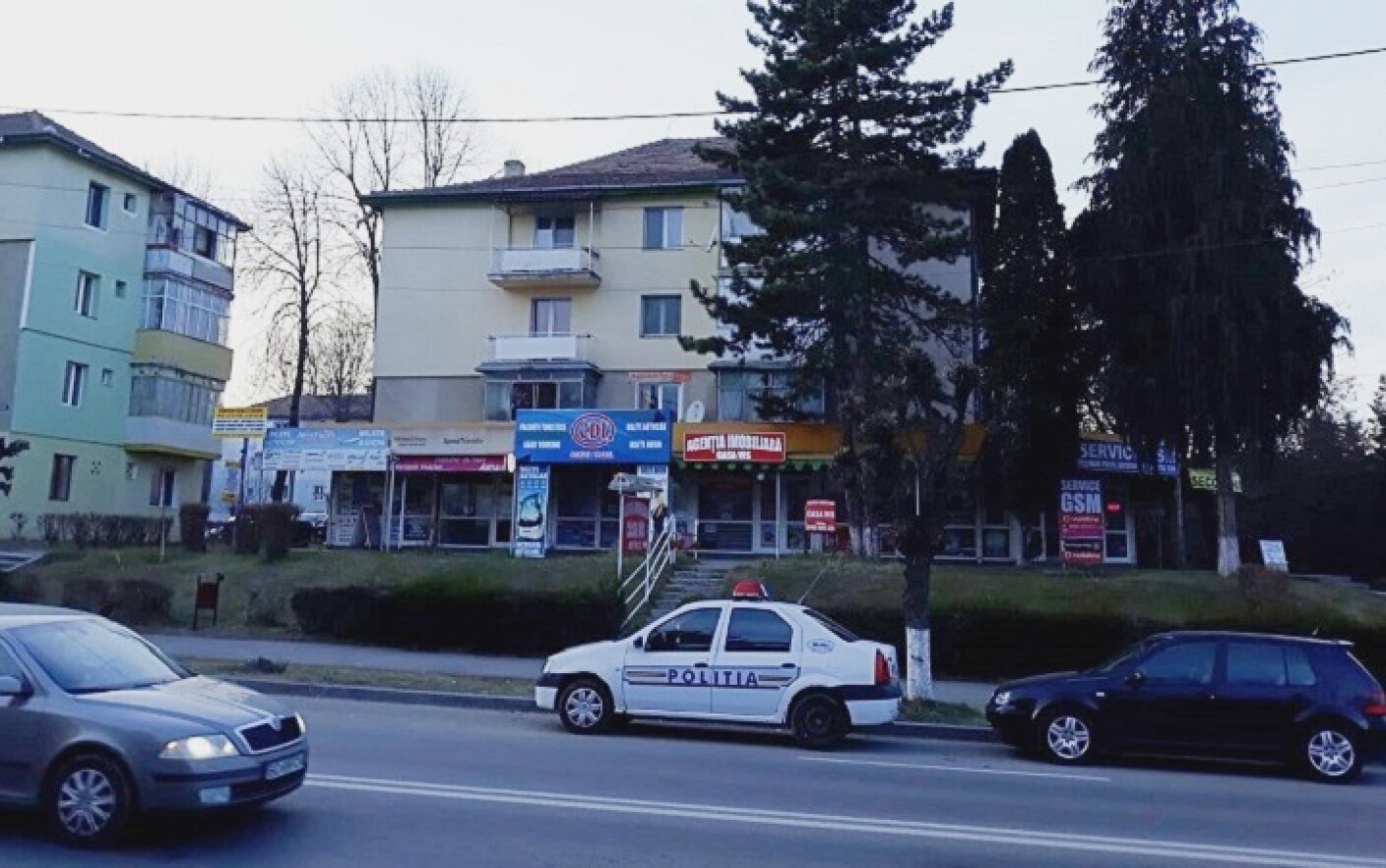 33 de ani femeie datând 27 de ani bătrân site- ul asiatic dating