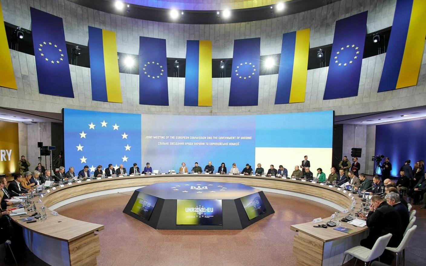 Summitul UE-Ucraina începe, astăzi, la Kiev. Care vor fi principalele teme de discuție între Zelenski și liderii europeni