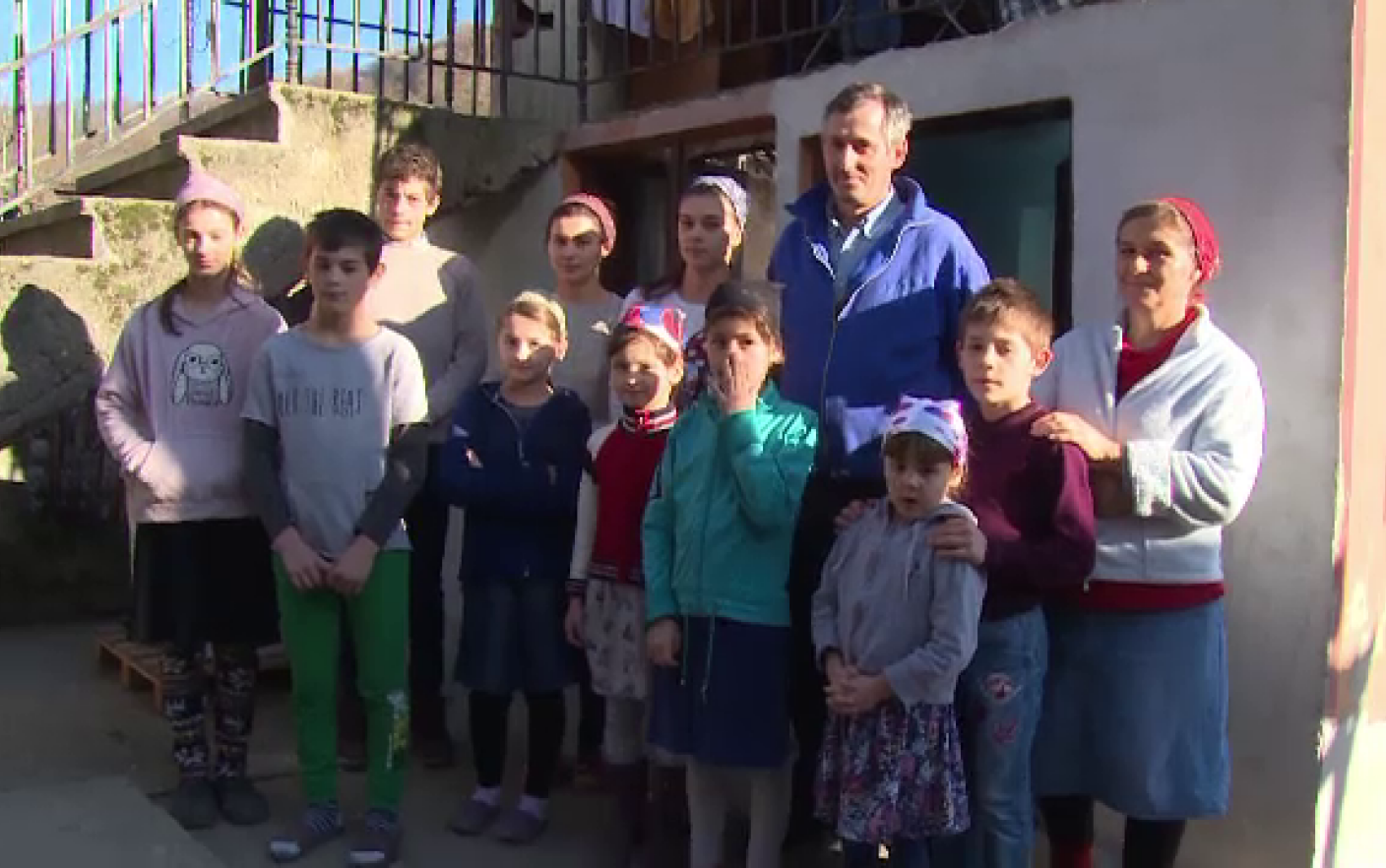 Povestea mamei din Argeş cu 20 de copii. "Mai uităm cum îi cheamă" -  Stirileprotv.ro