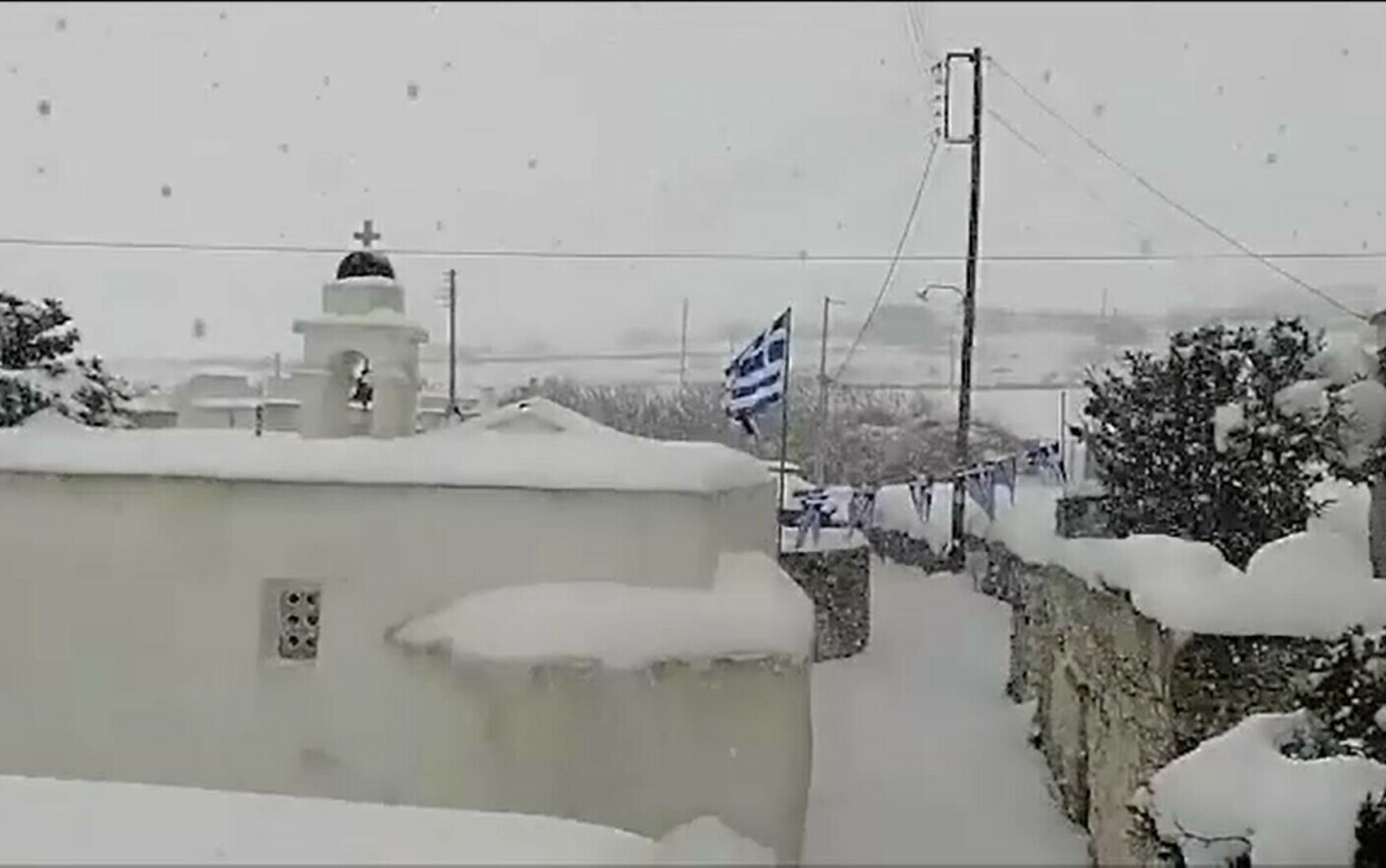 Η Ελλάδα και η Τουρκία στο fost lovite της furtuna ”Epida”.  Ελληνικά: “Niciodată nu am crezut să trăiesc o ninsoare ca asta”