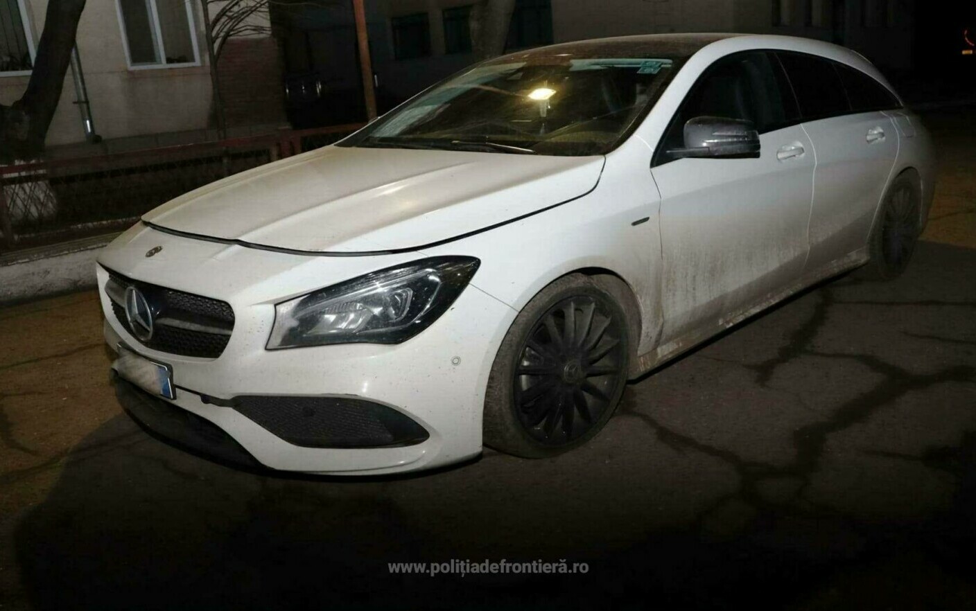 Mercedes rubata in Italia, ritrovata in Romania.  Il proprietario ha smesso di pagare le rate e ha pensato che non ci sarebbero stati problemi