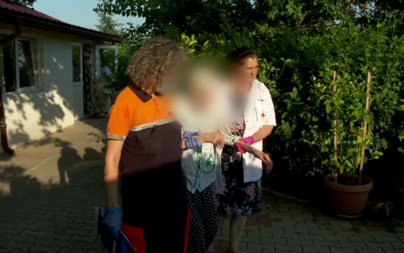 de bătrâni au fost evacuați dintr un așezământ social din Vrancea Prefectul îl califică