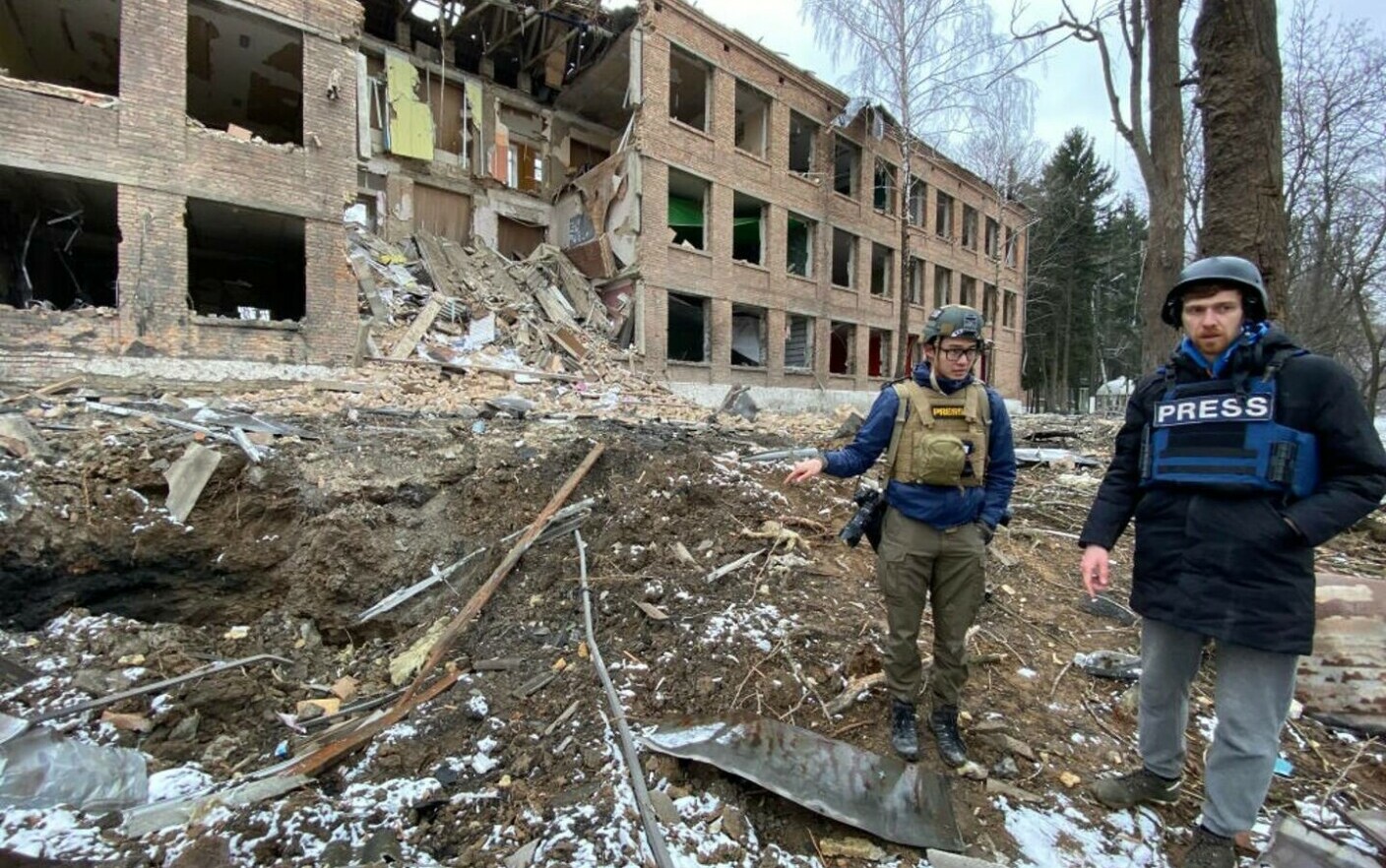 Doi jurnalişti ai agenției Reuters au fost răniţi în Ucraina. Șoferul lor a fost ucis