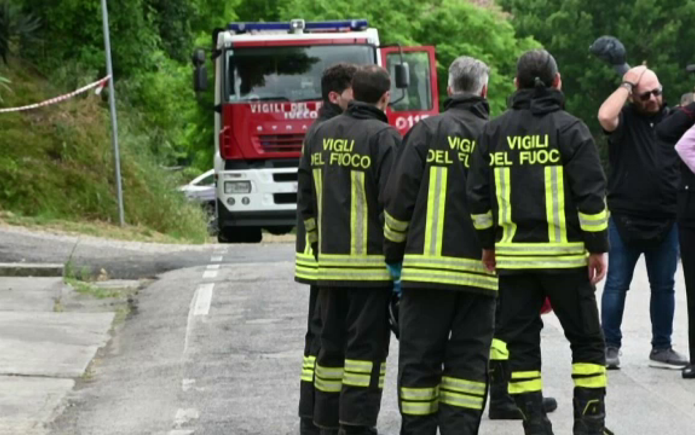 I vigili del fuoco hanno domato l’incendio in Calabria.  Case in Sicilia colpite dalla mancanza di energia elettrica