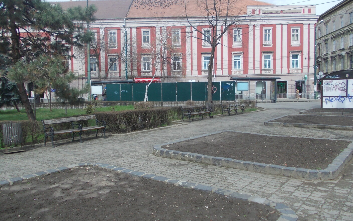 Piata Libertatii este mai curata si aerisita. GALERIE FOTO cu zona centrala, reamenajata