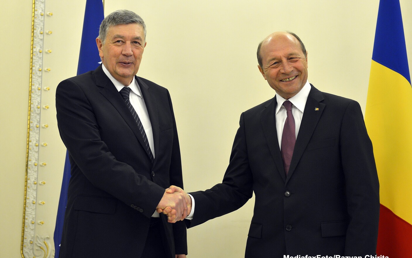 Basescu: Sustinem Sarajevo pentru negocierile de aderare la UE, cu o ...