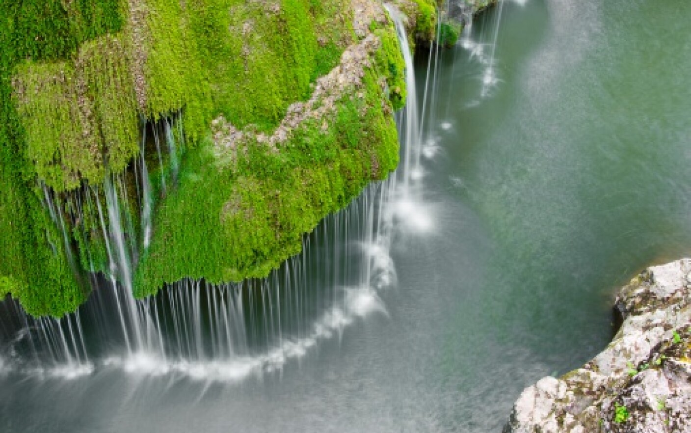 Huffington Post Cascada Bigar Din Romania Un Loc Unic In Lume Arata Ca Desprins Din Basme Stirileprotv Ro