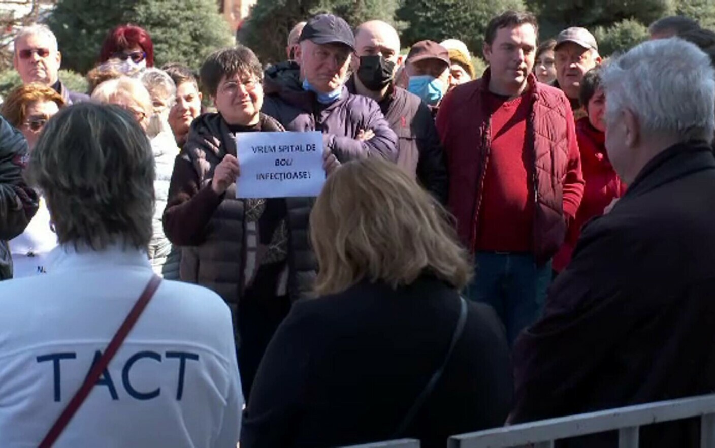 Extensive protest in Constanța.  150 people, citizens and medical staff, demanded the opening of the Infectious Diseases Hospital