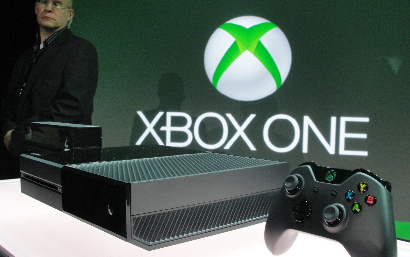 mineral Two degrees Edition iLikeIT. Microsoft a lansat Xbox One, cea mai avansata consola de jocuri,  filme, internet si TV - Stirileprotv.ro