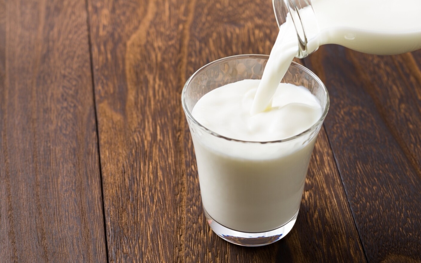 Laptele. Ce beneficii aduce adolescentilor? Laptele ajută la vedere