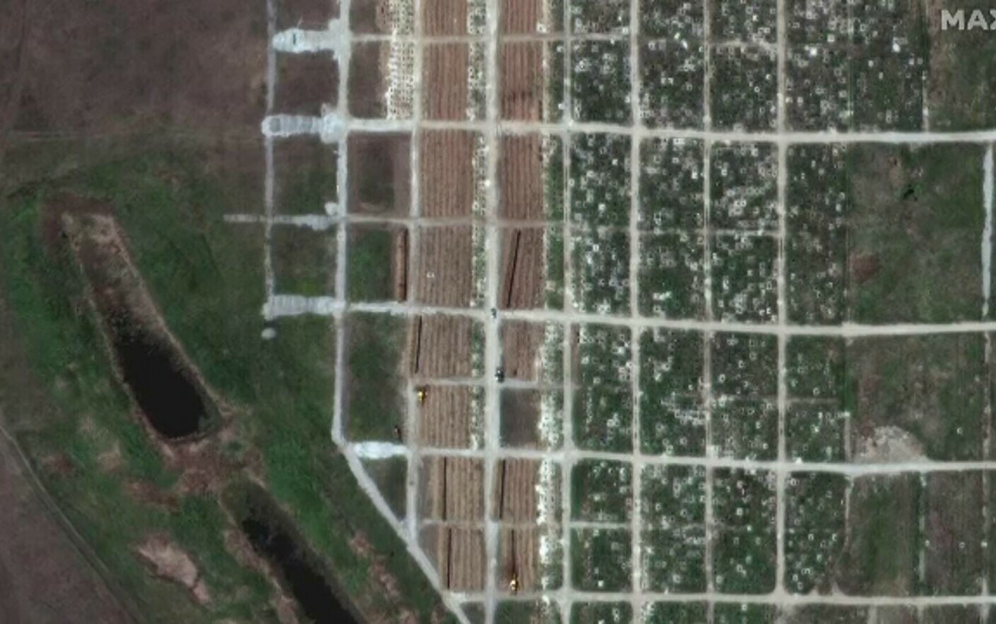 Noi imagini din satelit arată cât de mult a fost extins cimitirul de la marginea orașului Mariupol - Stirileprotv.ro