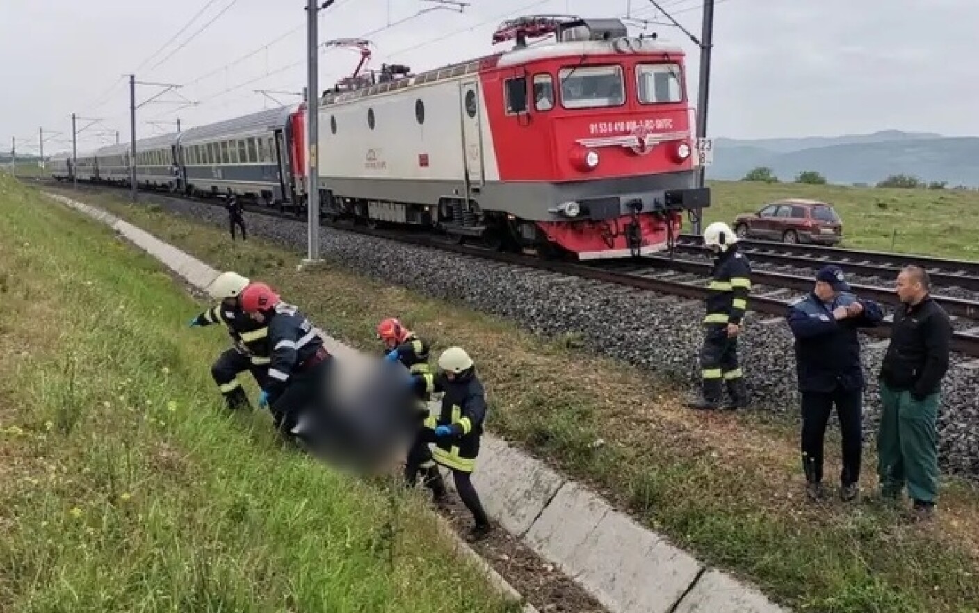 O Adolescentă De 17 Ani A Fost Lovită Mortal De Tren în Alba Trupul Ei A Fost Târât Zeci De 