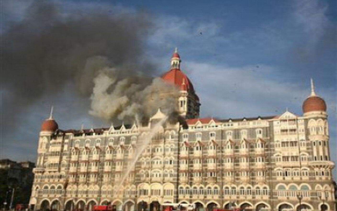 spur Degenerate Loneliness Hotelul din Bombay in care se afla 200 de ostatici a luat foc! -  Stirileprotv.ro