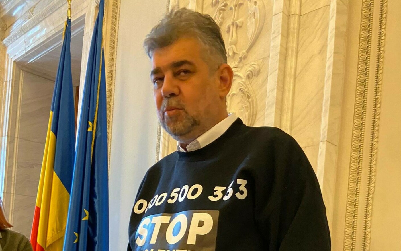 Foto Premierul Marcel Ciolacu A Venit îmbrăcat Cu Un Tricou La Parlament Pe Care Era Scris Un 7733