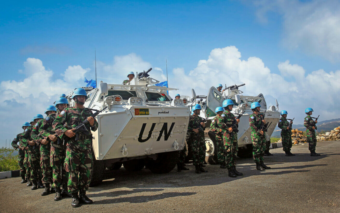 soldati ONU, casti albastre
