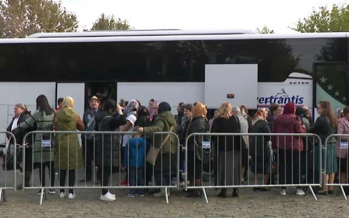 «Οι άγιοι μας καλούν να τους ακολουθήσουμε».  Το προσκύνημα ξεκίνησε με την εορτή του Αγίου Δημητρίου