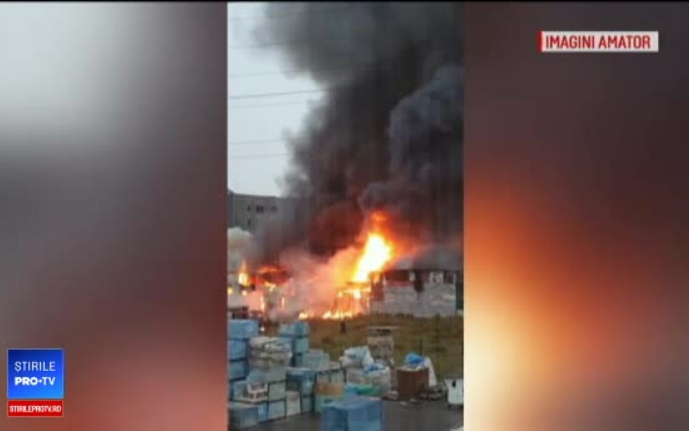Incendiu Puternic Intr O Hală Din Cluj Pompierii S Au Luptat Mai