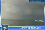 Tornade periculoase la malul marii! IMAGINI SPECTACULOASE!
