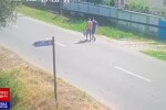 Momentul în care un pieton este spulberat de un șofer în comuna Cârlogani, Olt. Bărbatul se află în stare gravă | VIDEO