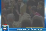 Papa Benedict al XVI-lea, pus la pamant de o enoriasa! VEZI VIDEO