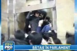 Bataie cu scaune in Parlamentul din Coreea! Pe cand la noi?